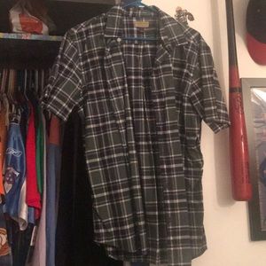 Short sleeve plaid button down